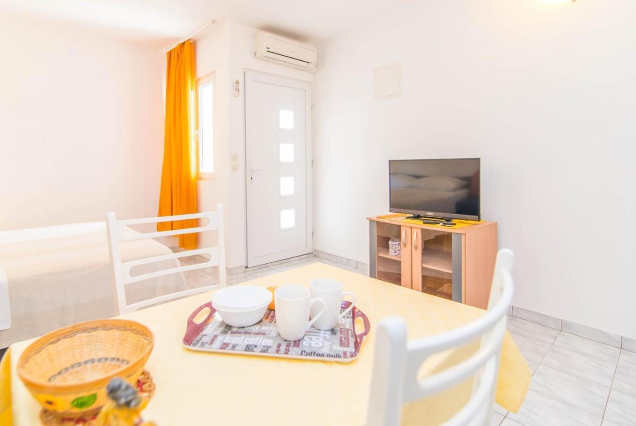 Apartments Mili 732 Makarska Kültér fotó